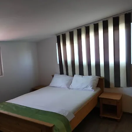 Hostal Pensiunea Mary *