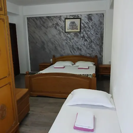 بيت شباب Pensiunea Mary إيفوري نورد